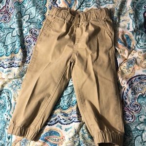 4/$20 GAP Khaki joggers